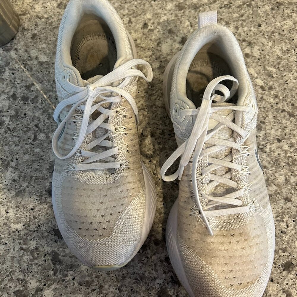 Nike White Womens Sneakers - Womens size 10